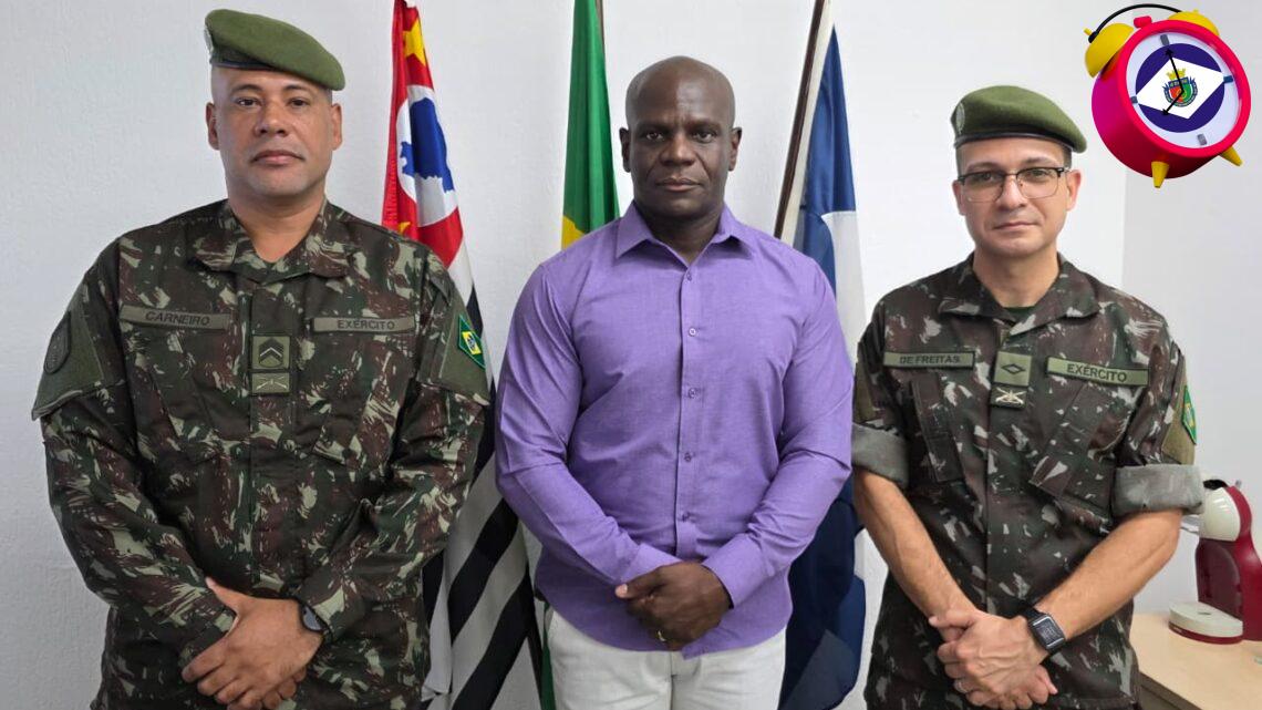 Secretaria de Segurança de São Caetano recebe novos instrutores do Tiro de Guerra e reforça informações sobre o alistamento militar