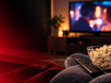 Novelas: televisão, pipoca e controle remoto