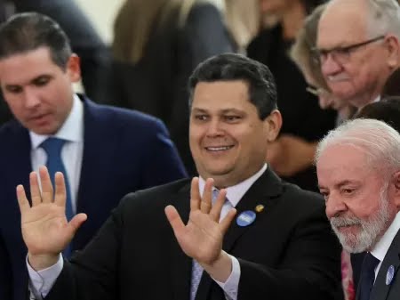 Fim da escala 6×1 avança no Senado: entenda o que pode mudar para trabalhadores e empresas